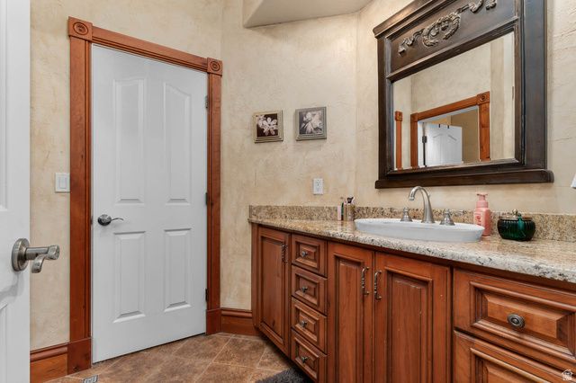 876 E HIGH COUNTRY DR, Orem, UT 84097