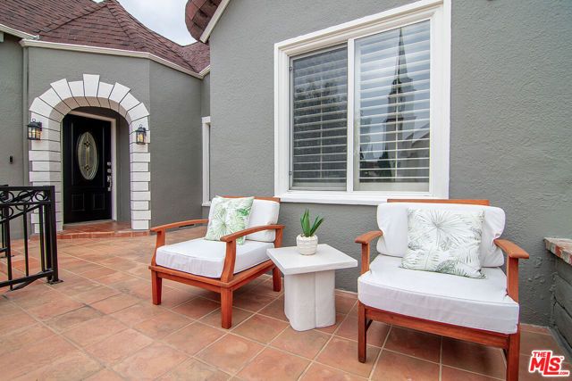 5761 W Olympic Boulevard, Los Angeles, CA 90036
