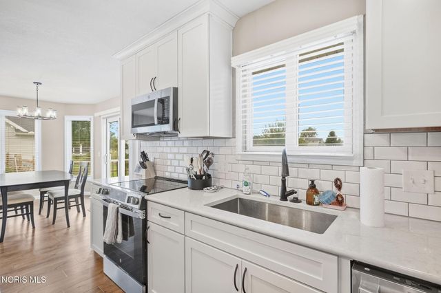 3130 Steeple Chase Lane, Perrysburg, OH 43551