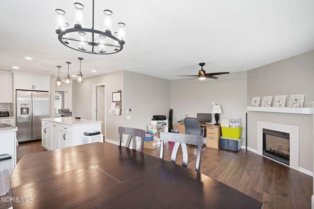 3130 Steeple Chase Lane, Perrysburg, OH 43551