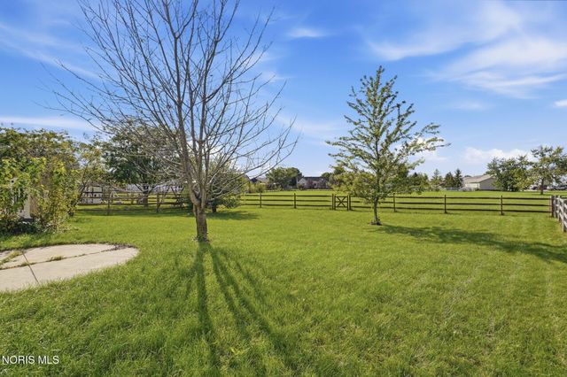 3130 Steeple Chase Lane, Perrysburg, OH 43551