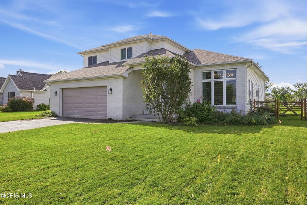 3130 Steeple Chase Lane, Perrysburg, OH 43551