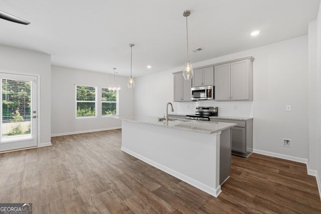 3674 PARKWAY JAMES Drive, Snellville, GA 30039