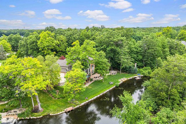 1868 Carsons Cove Cove, Commerce Twp, MI 48390