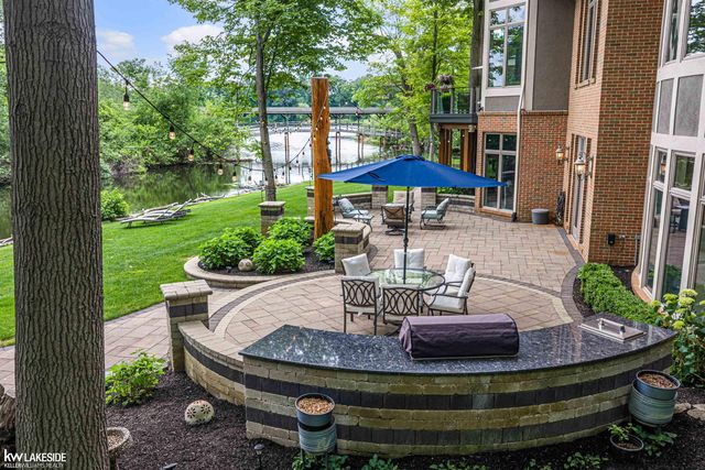 1868 Carsons Cove Cove, Commerce Twp, MI 48390