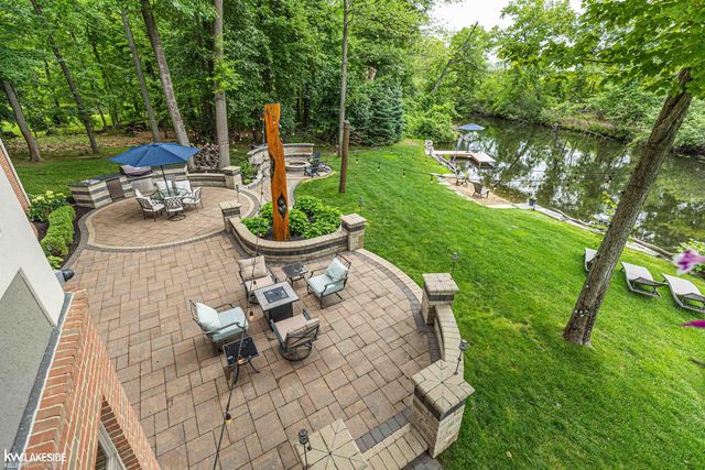 1868 Carsons Cove Cove, Commerce Twp, MI 48390
