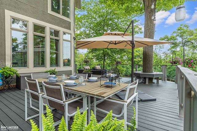 1868 Carsons Cove Cove, Commerce Twp, MI 48390