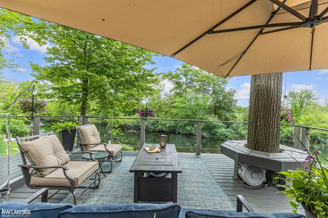 1868 Carsons Cove Cove, Commerce Twp, MI 48390