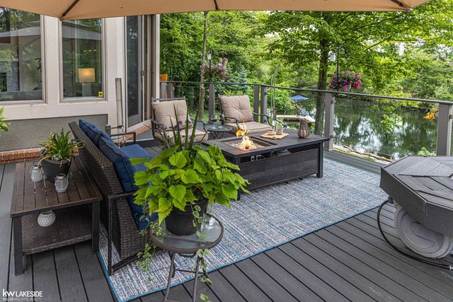 1868 Carsons Cove Cove, Commerce Twp, MI 48390