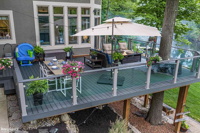1868 Carsons Cove Cove, Commerce Twp, MI 48390