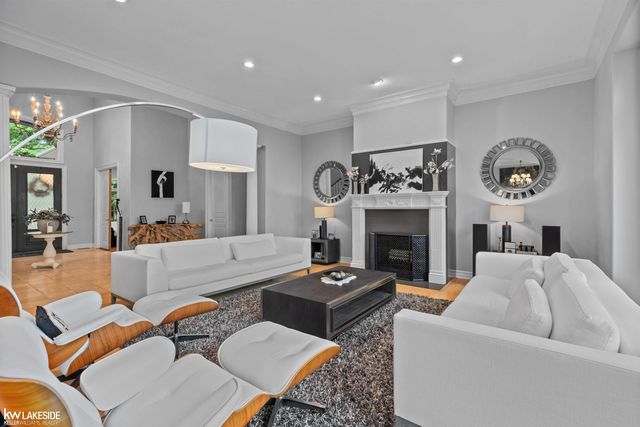 1868 Carsons Cove Cove, Commerce Twp, MI 48390