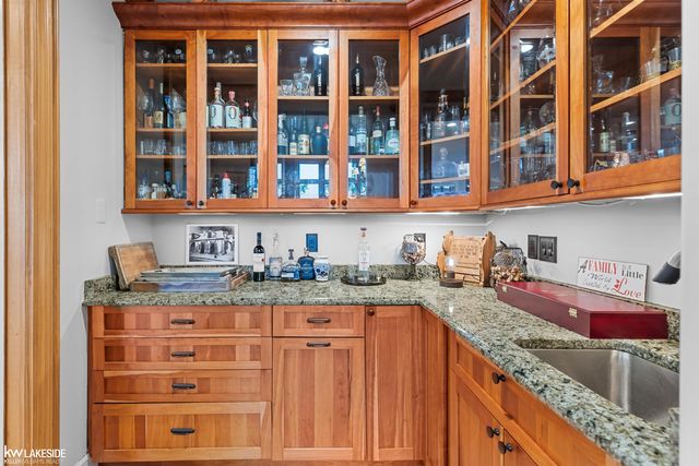 1868 Carsons Cove Cove, Commerce Twp, MI 48390