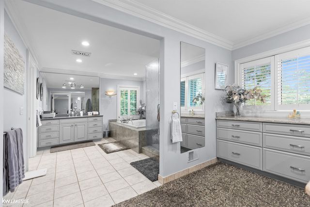 1868 Carsons Cove Cove, Commerce Twp, MI 48390