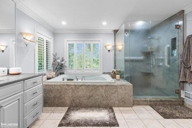 1868 Carsons Cove Cove, Commerce Twp, MI 48390