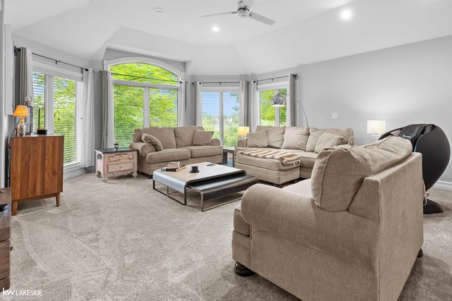 1868 Carsons Cove Cove, Commerce Twp, MI 48390
