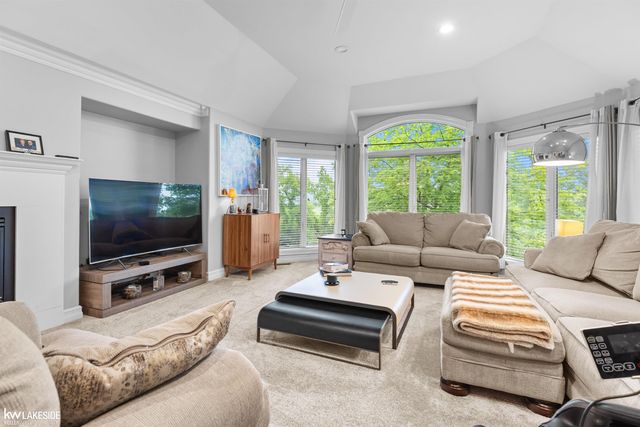 1868 Carsons Cove Cove, Commerce Twp, MI 48390