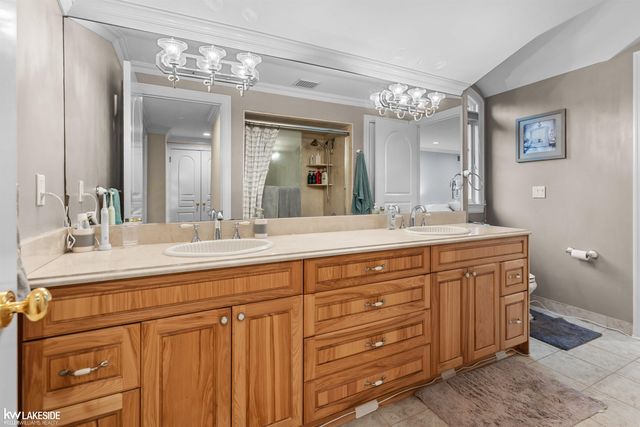 1868 Carsons Cove Cove, Commerce Twp, MI 48390