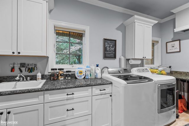 1868 Carsons Cove Cove, Commerce Twp, MI 48390