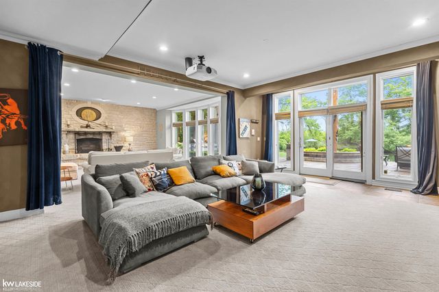 1868 Carsons Cove Cove, Commerce Twp, MI 48390