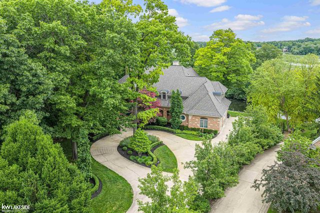 1868 Carsons Cove Cove, Commerce Twp, MI 48390