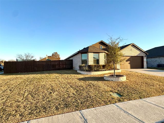 816 Durango Lane, Cleburne, TX 76033