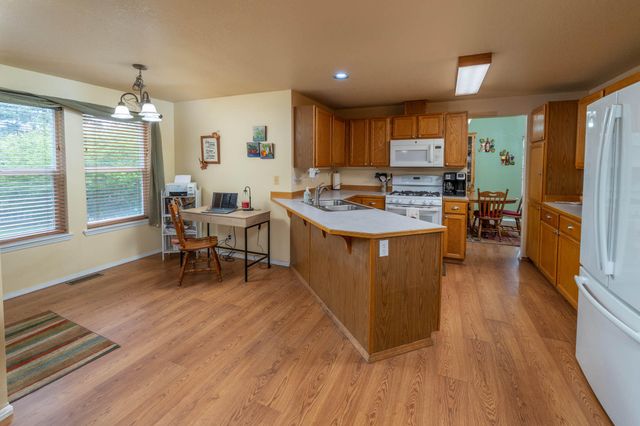 3128 NE Cromwell Court, Bend, OR 97701
