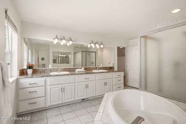 11925 N Friar Dr, Hayden, ID 83835