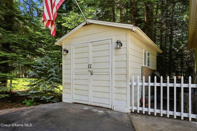 11925 N Friar Dr, Hayden, ID 83835