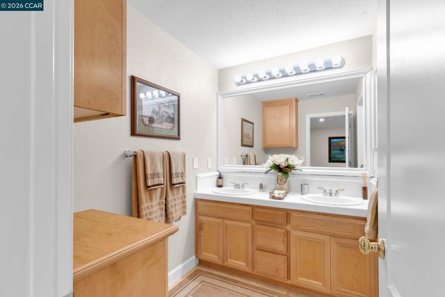 974 Rosehedge Ct, Concord, CA 94521