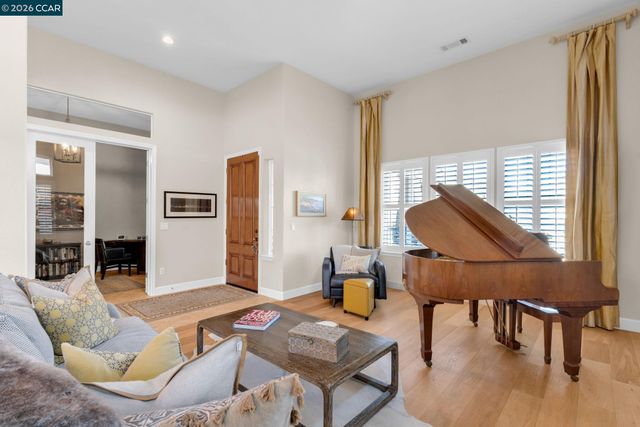 974 Rosehedge Ct, Concord, CA 94521