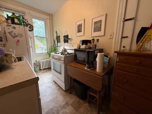 32 Sidlaw Rd 5, Boston, MA 02135