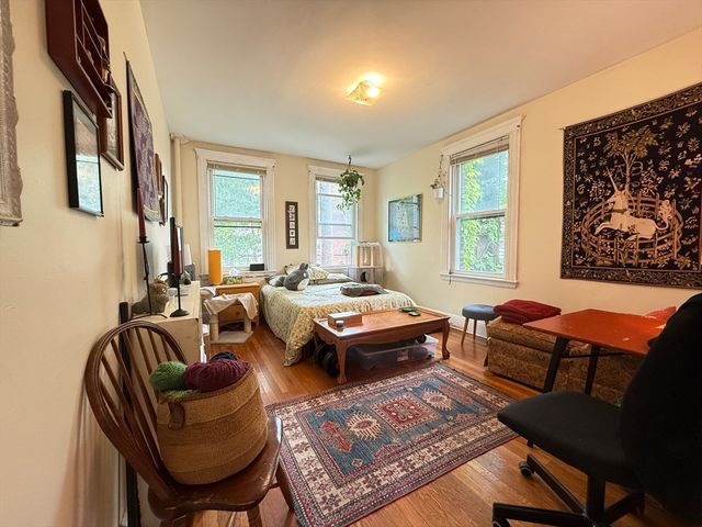 32 Sidlaw Rd 5, Boston, MA 02135