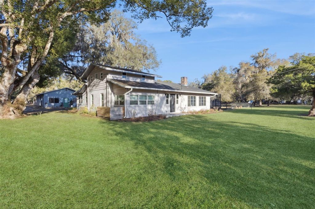 Image 1 of property listing at 43411 STATE ROAD 19, Altoona, FL 32702