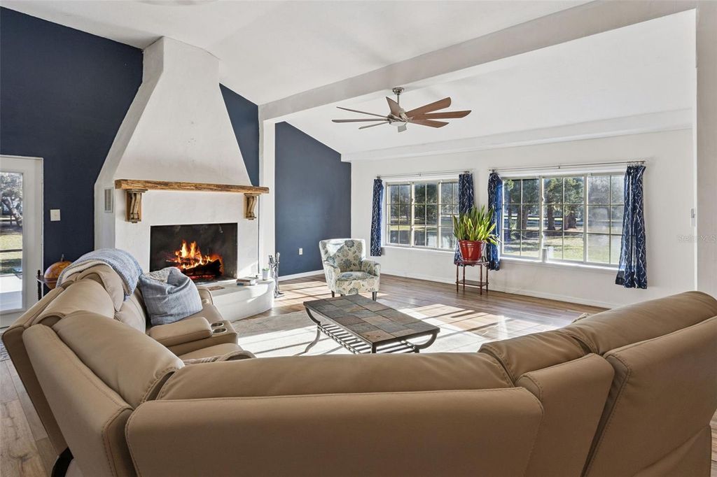 Image 14 of property listing at 43411 STATE ROAD 19, Altoona, FL 32702