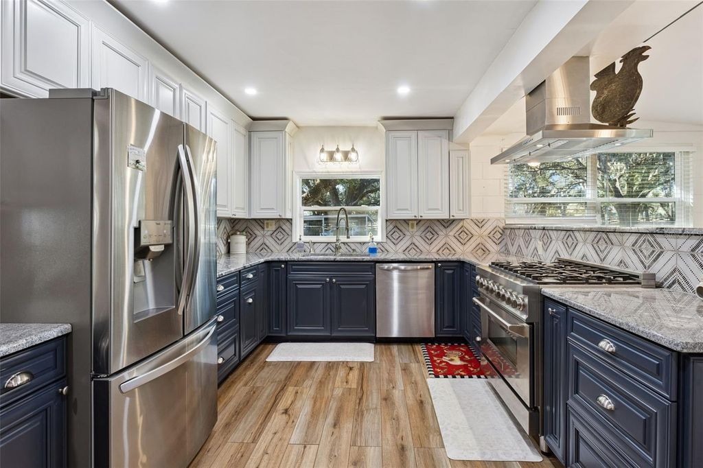 Image 17 of property listing at 43411 STATE ROAD 19, Altoona, FL 32702