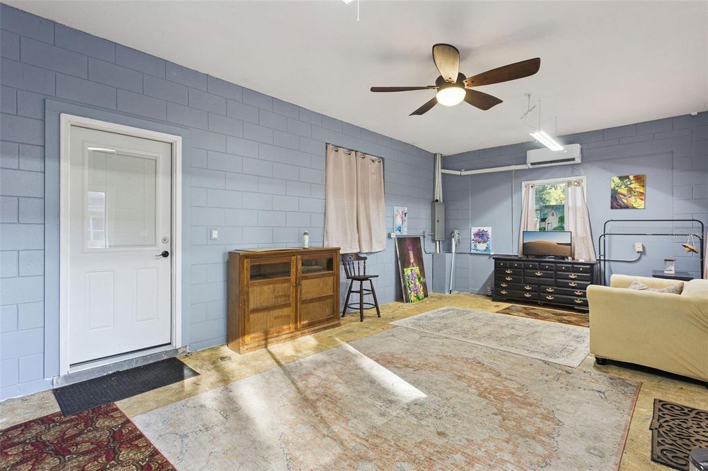 Image 32 of property listing at 43411 STATE ROAD 19, Altoona, FL 32702