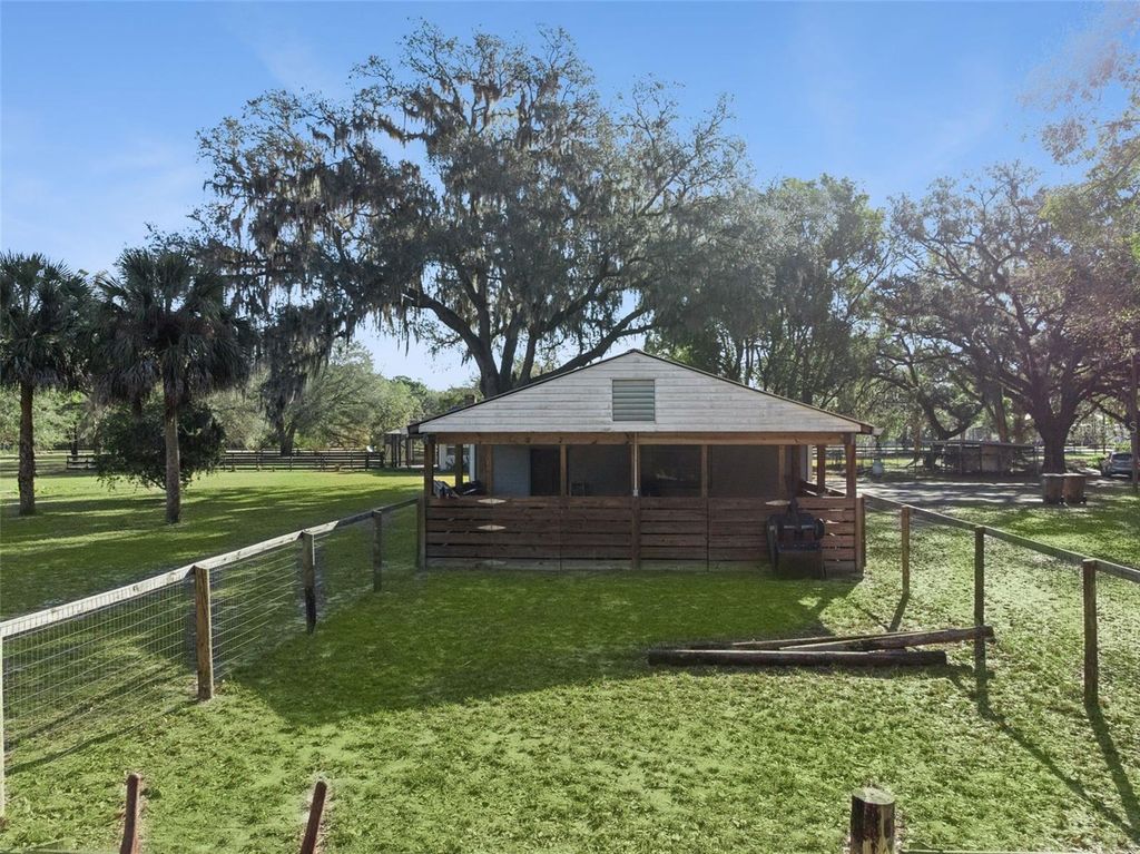 Image 34 of property listing at 43411 STATE ROAD 19, Altoona, FL 32702