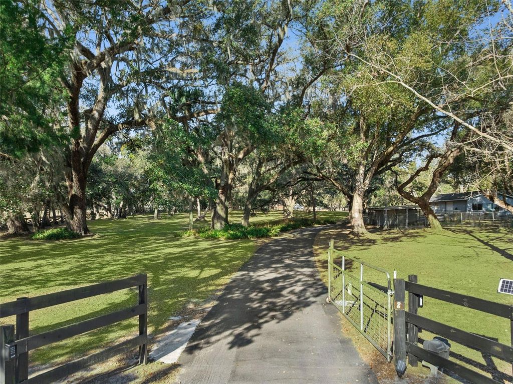 Image 41 of property listing at 43411 STATE ROAD 19, Altoona, FL 32702