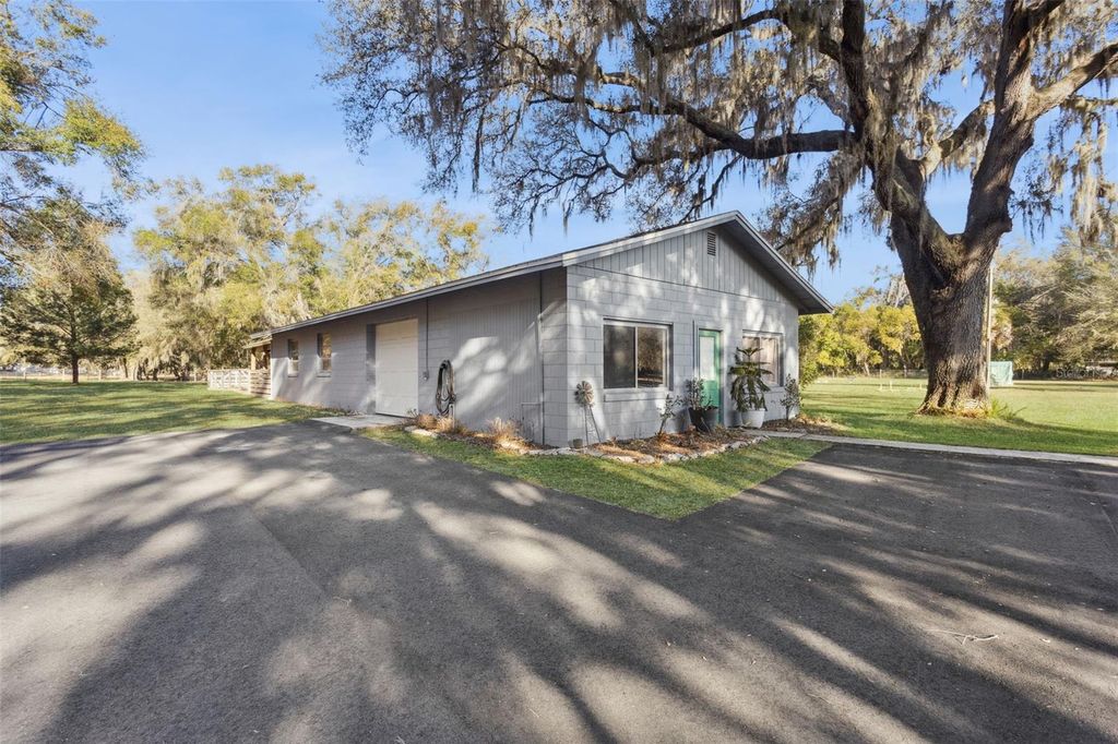 Image 42 of property listing at 43411 STATE ROAD 19, Altoona, FL 32702