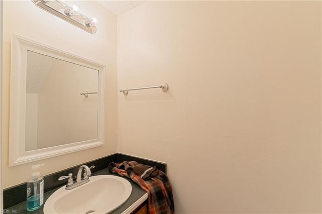 1806 Beckwood CMN, Chesapeake, VA 23320
