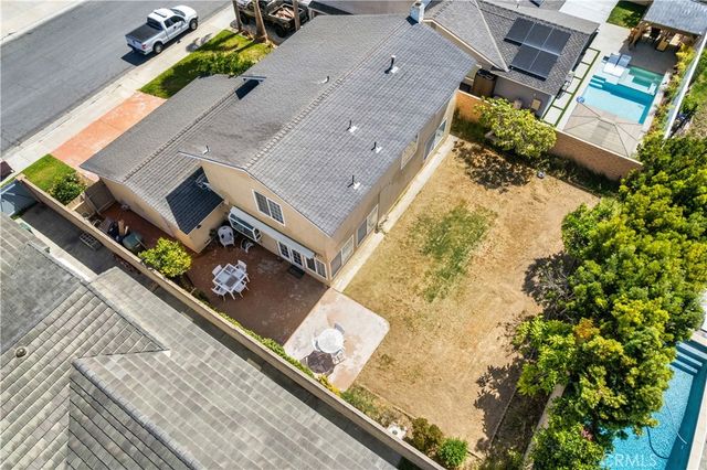 8712 Bellmead Drive, Huntington Beach, CA 92646