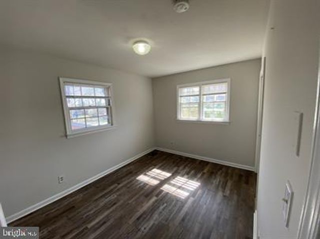 155 LONGSTREET AVE, Fredericksburg, VA 22401