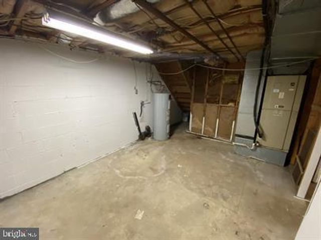 155 LONGSTREET AVE, Fredericksburg, VA 22401