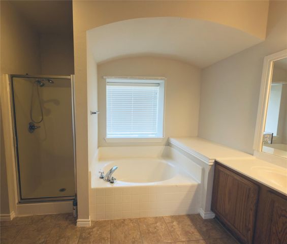 3932 Links LN, Round Rock, TX 78664