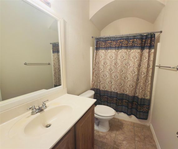 3932 Links LN, Round Rock, TX 78664