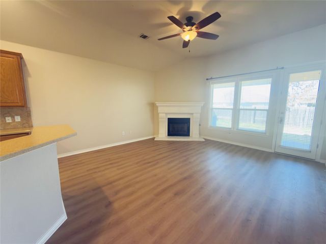 3932 Links LN, Round Rock, TX 78664