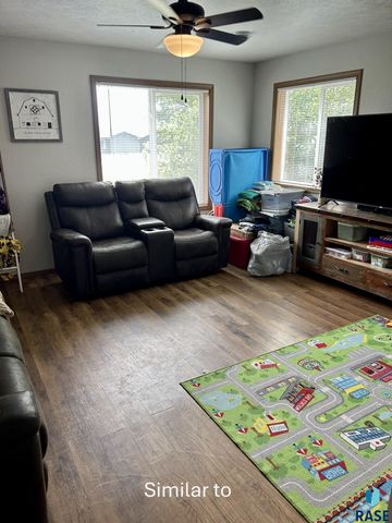 335 Arianna Pl Place, Tea, SD 57064