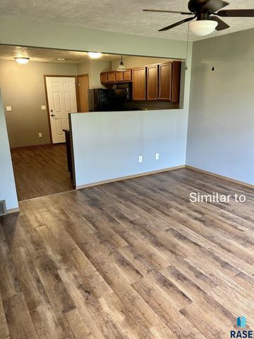 335 Arianna Pl Place, Tea, SD 57064