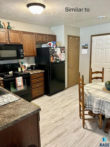 335 Arianna Pl Place, Tea, SD 57064