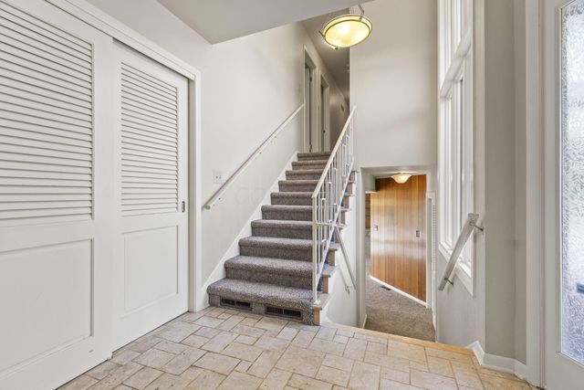 4094 Lyon Drive, Upper Arlington, OH 43220